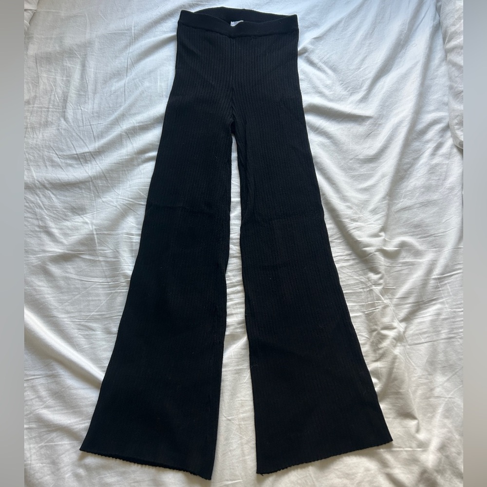 Isalis Black Ribbed Flare Pants